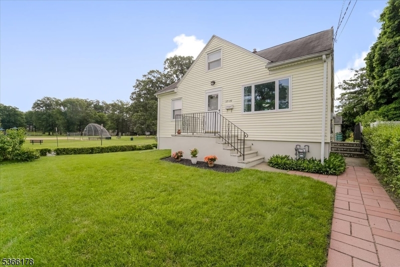 Property Photo:  27 Kipp St  NJ 07410 