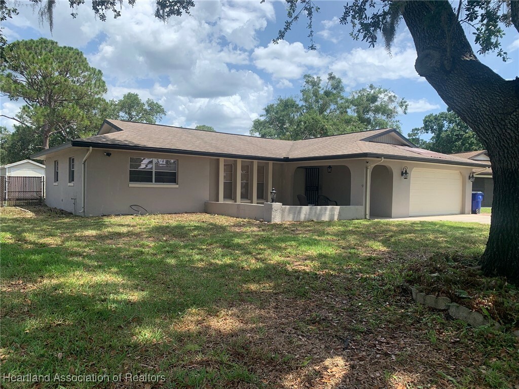 Property Photo: 1943 Pasco Drive FL 33870