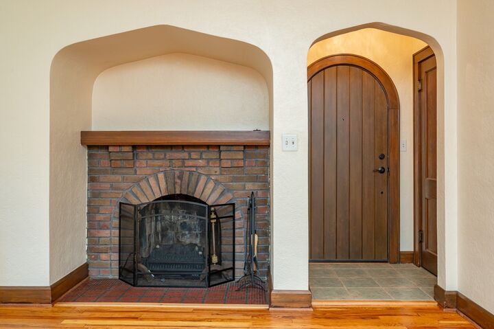 Property Photo:  3215 44th Street  IA 50310 