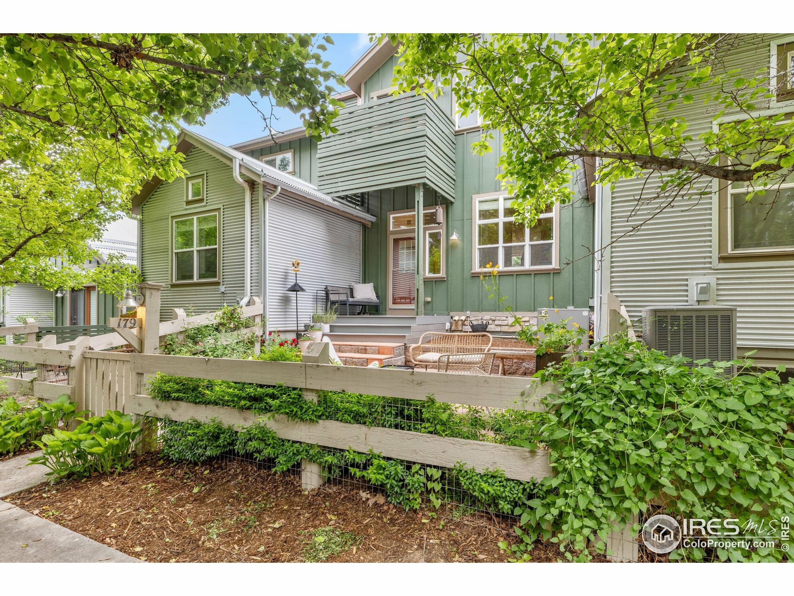 Property Photo: 179 Rendezvous Dr CO 80026