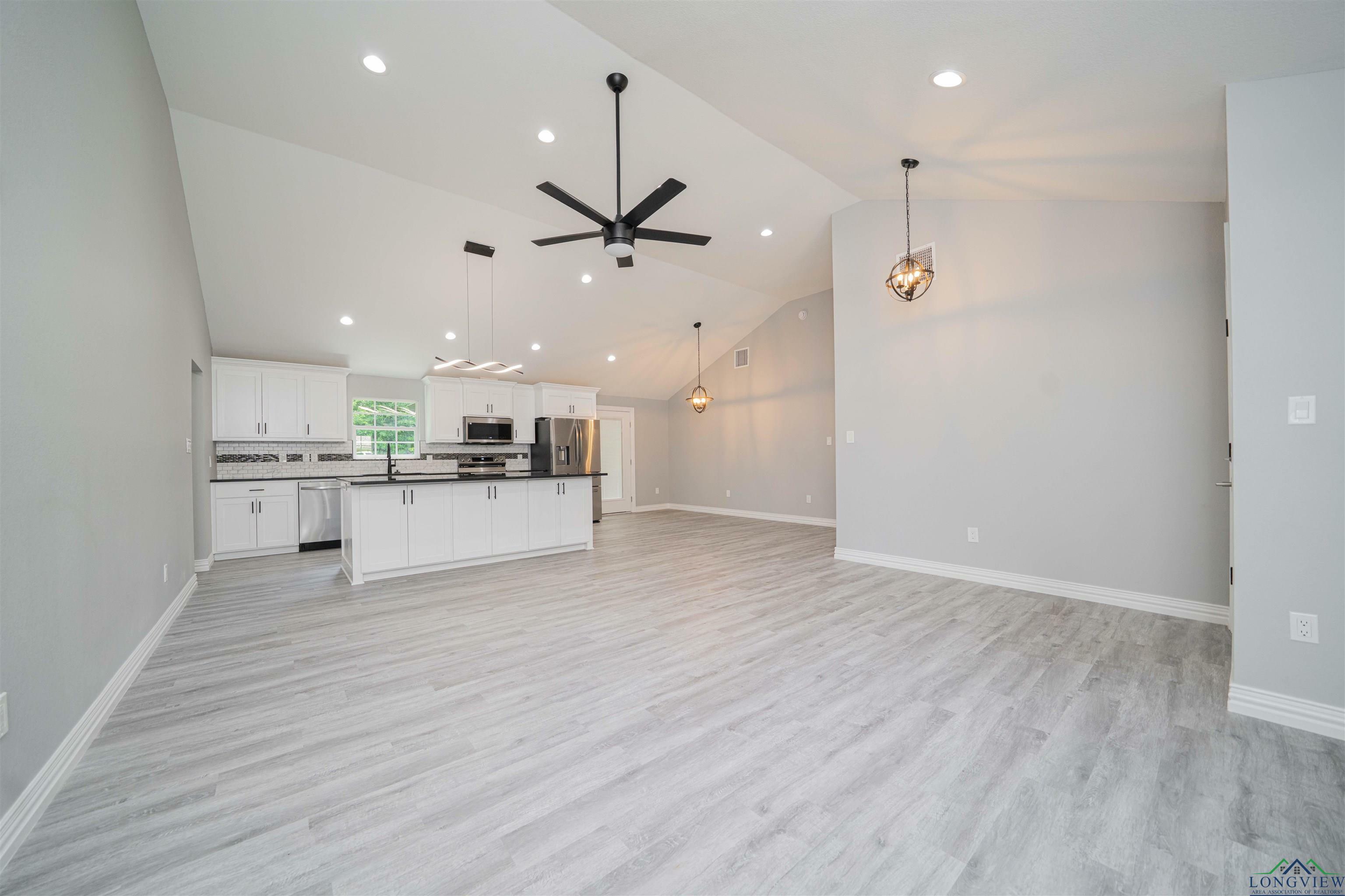 Property Photo: 2304 Pickett St TX 75605
