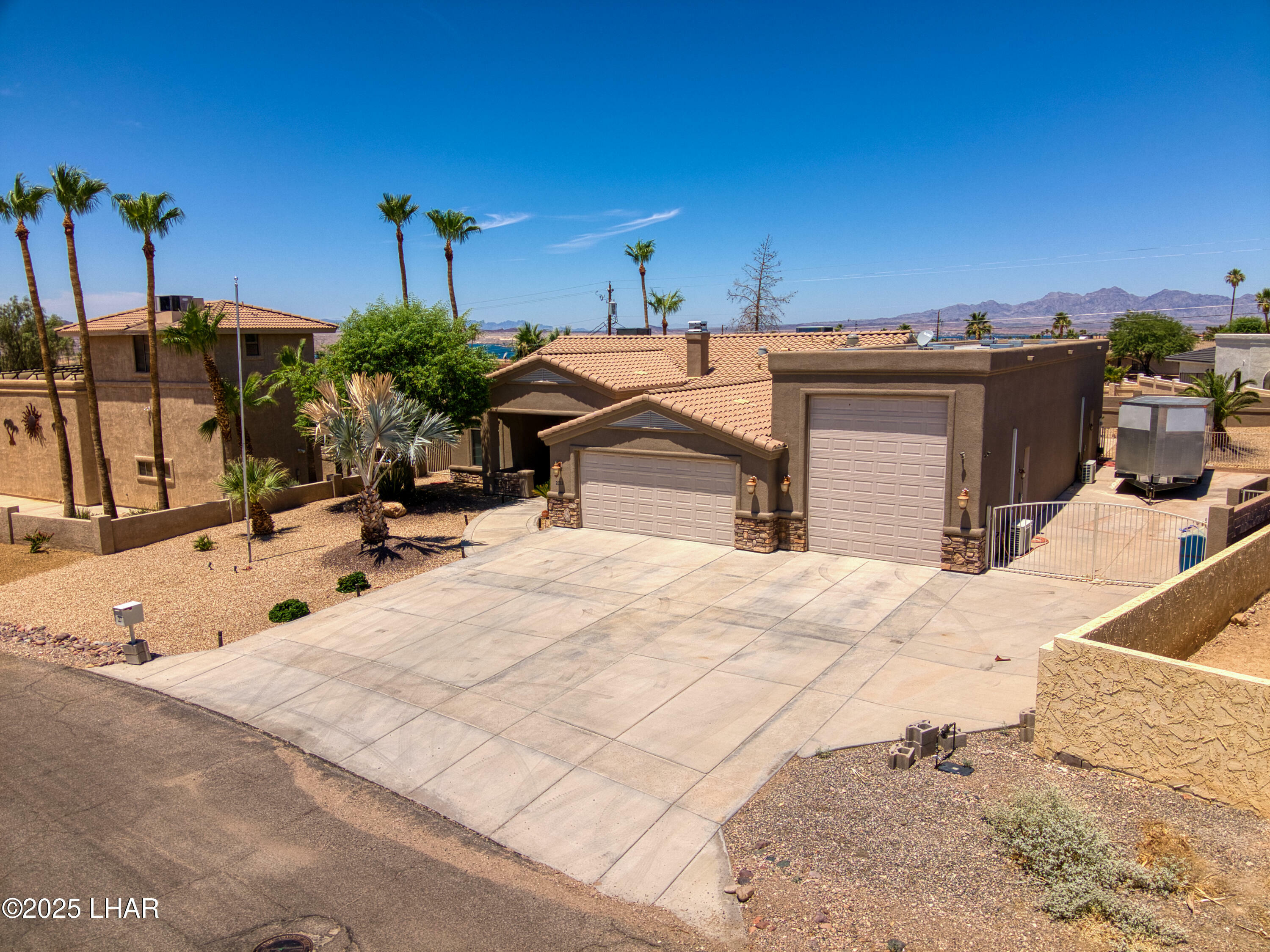 Property Photo: 2211 Bryce Dr AZ 86406