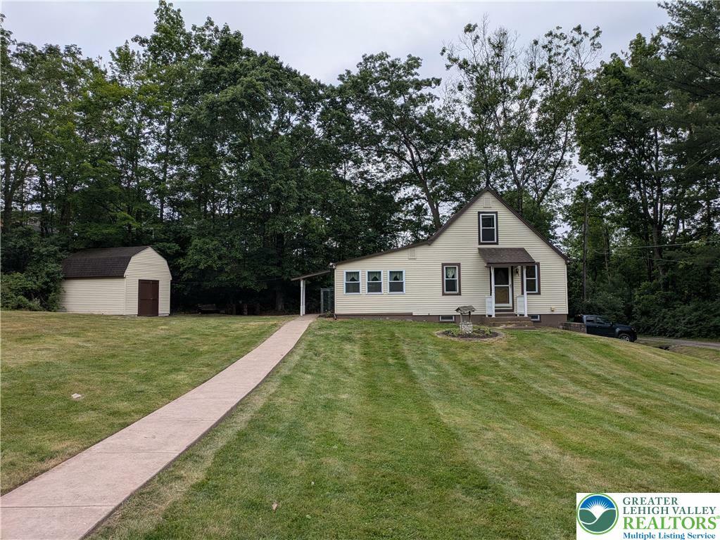 Property Photo: 124 Sterling Valley PA 18331