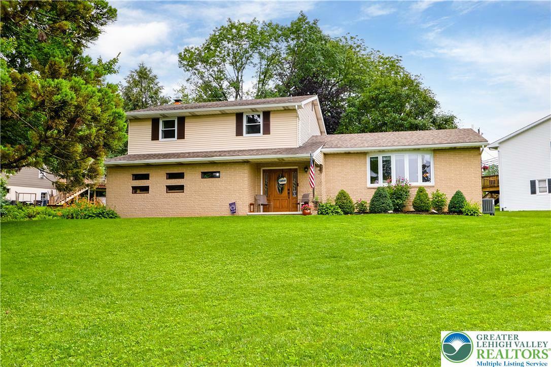 Property Photo: 4195 Angus Place PA 18104