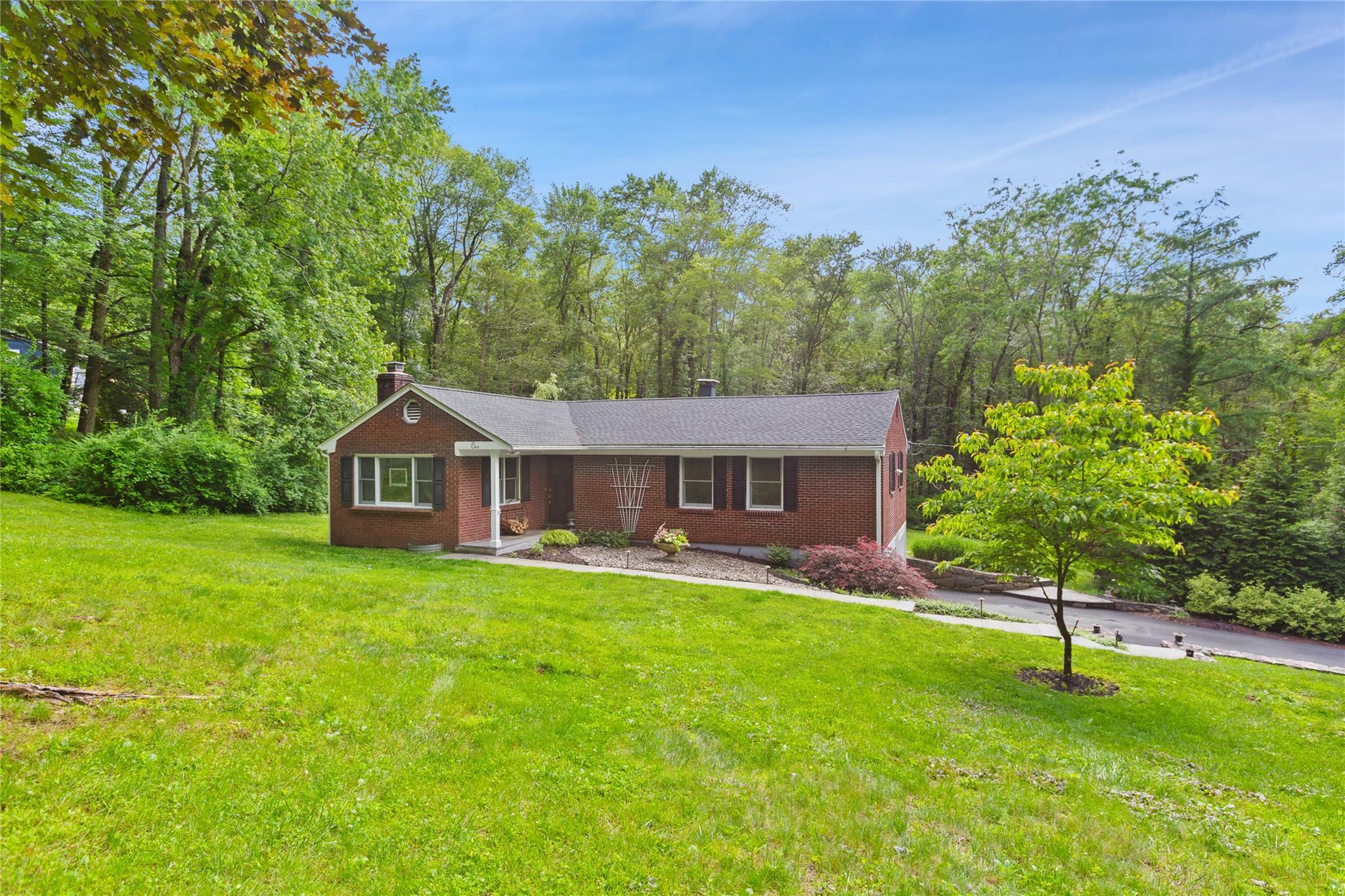Property Photo: 1 Hawthorne Court NY 10560