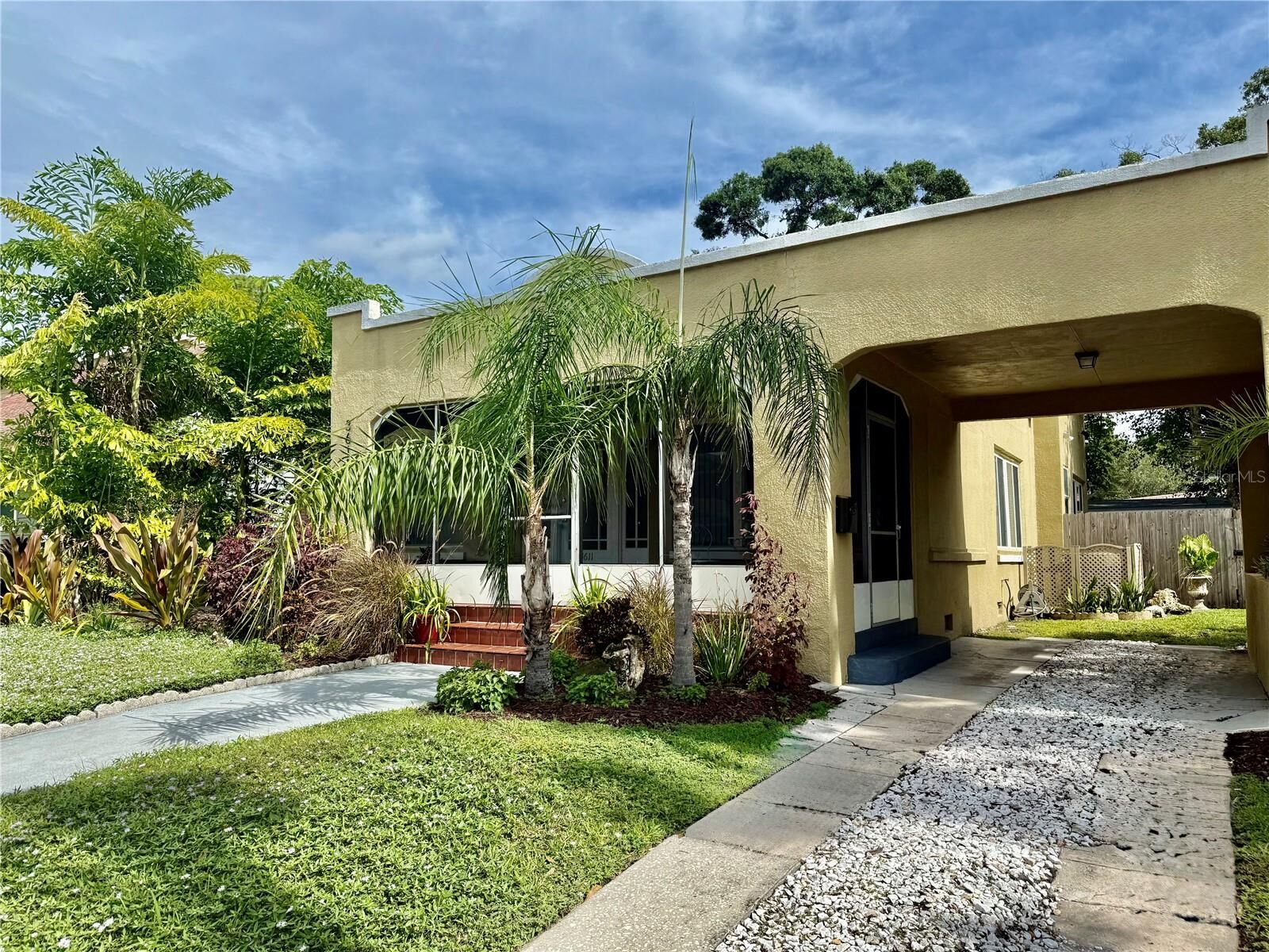 Property Photo:  3611 W Bay To Bay Boulevard  FL 33611 