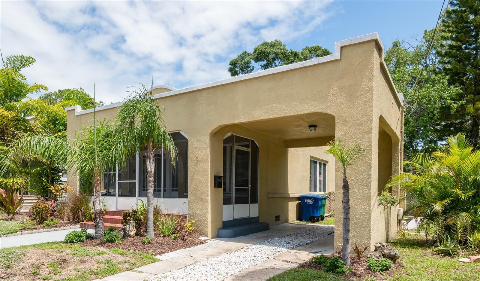 3611 W Bay To Bay Boulevard  Tampa FL 33611 photo