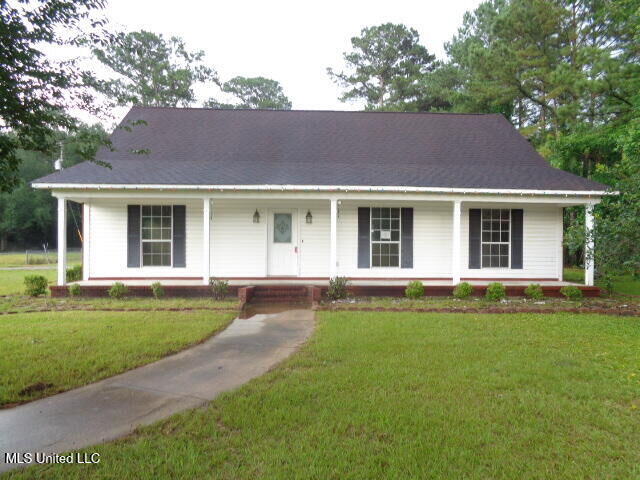 Property Photo:  18700 Ms-63  MS 39562 