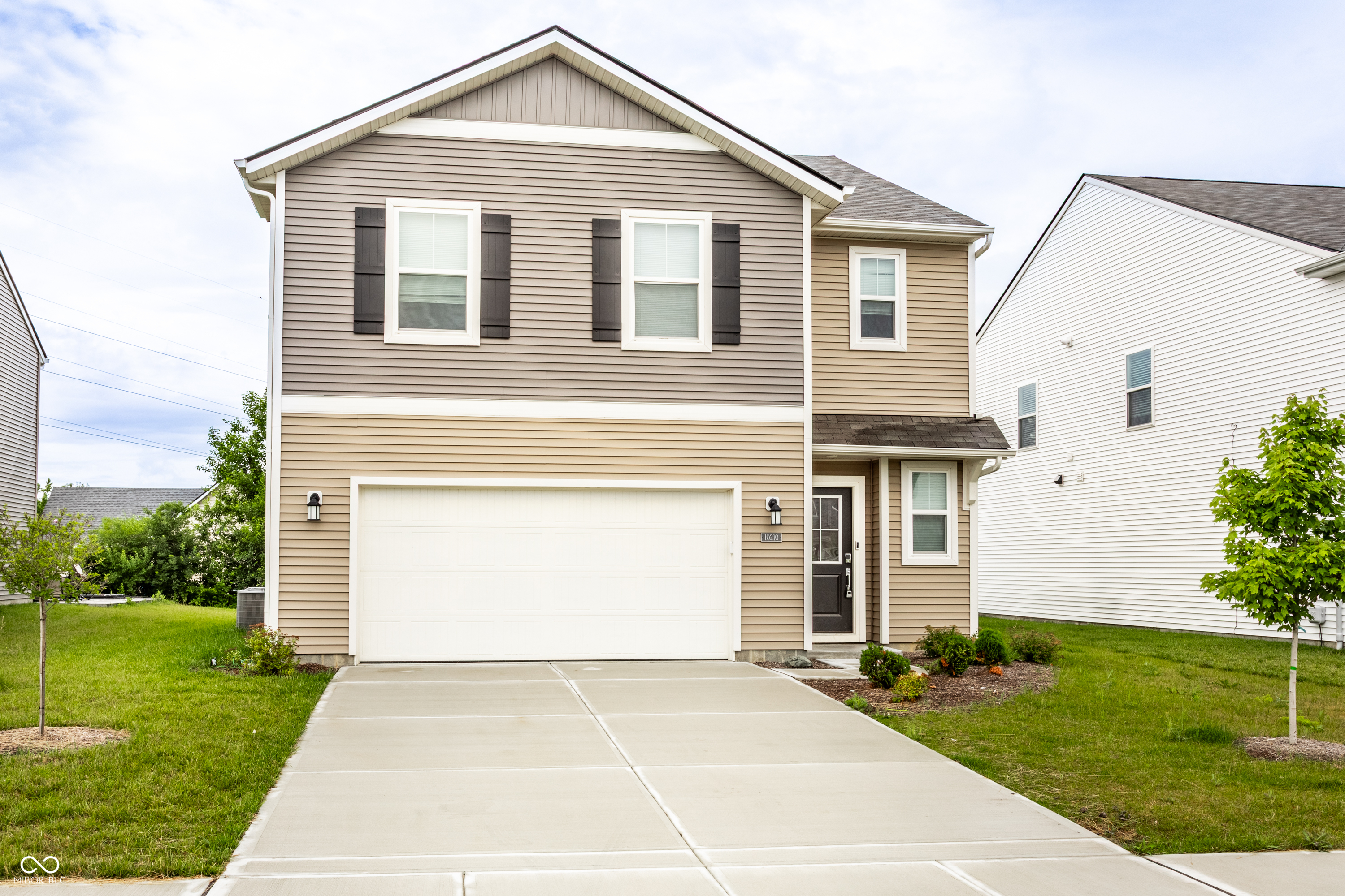 Property Photo: 10210 Samerton Lane IN 46239