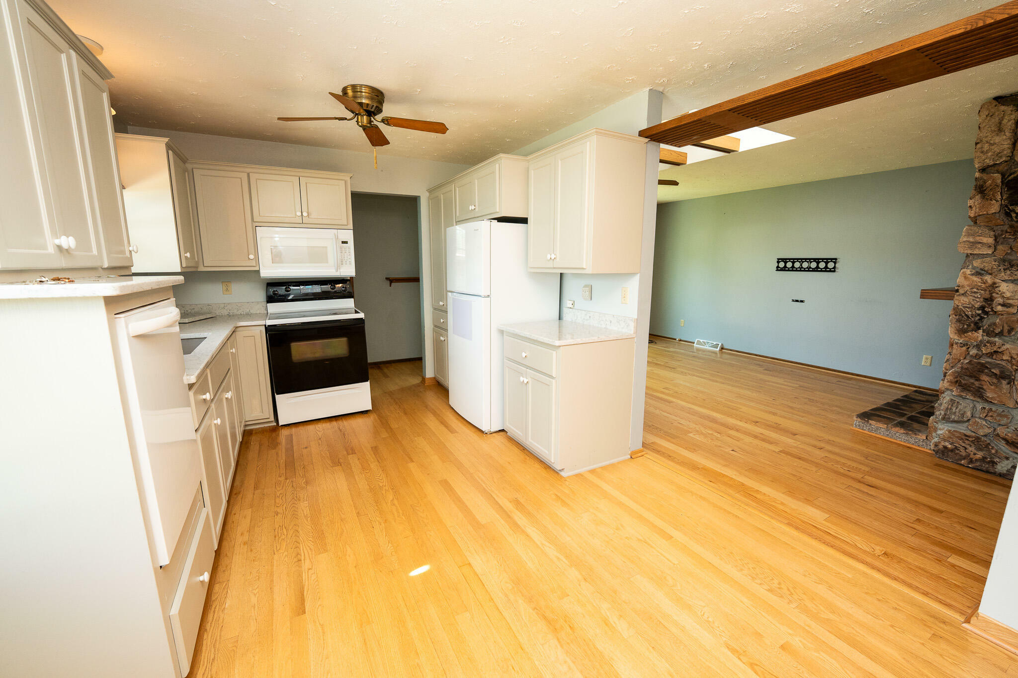 Property Photo:  152 W Goldleaf Ave  WI 53207 