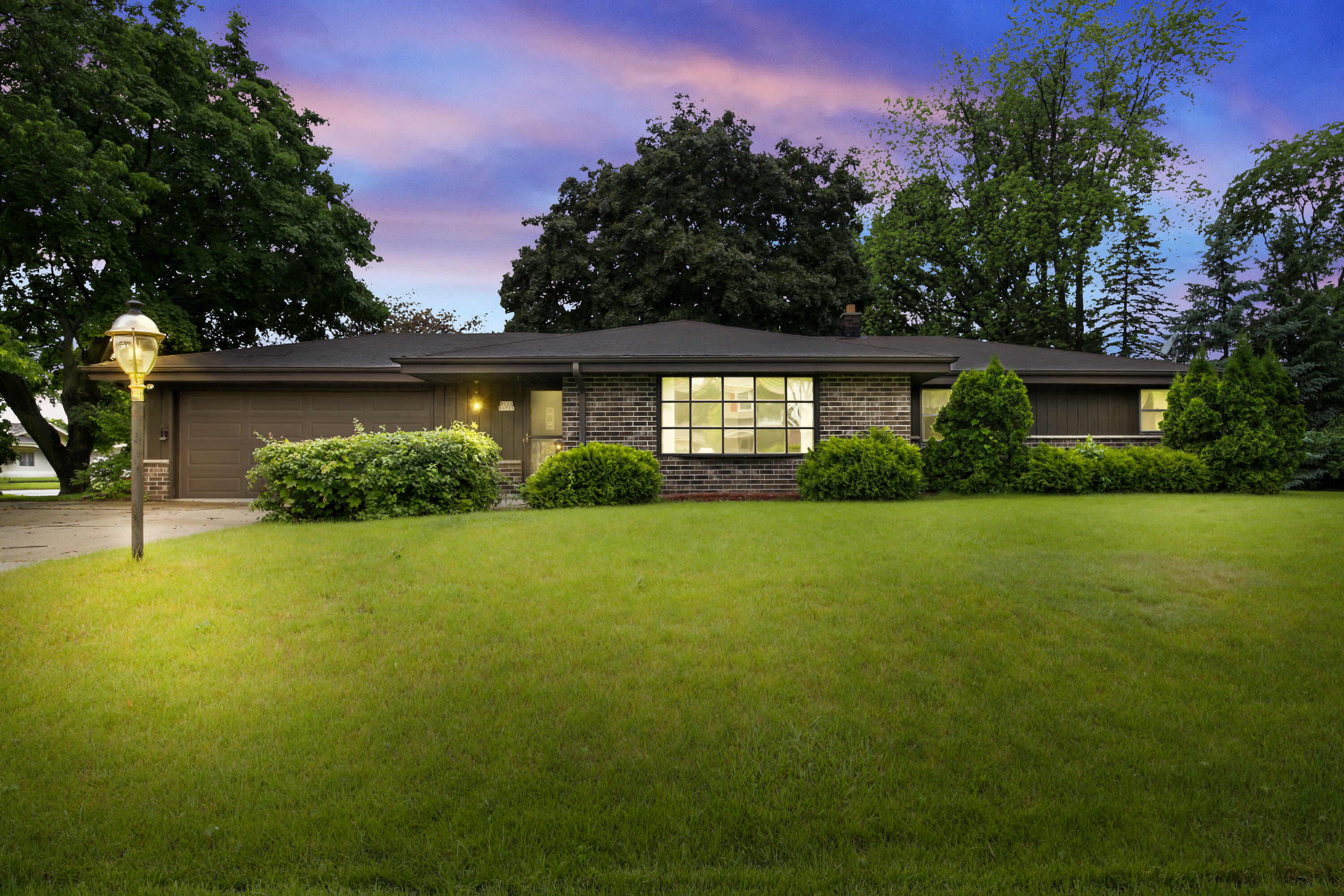 Property Photo: W132s6715 Fennimore Ln WI 53150