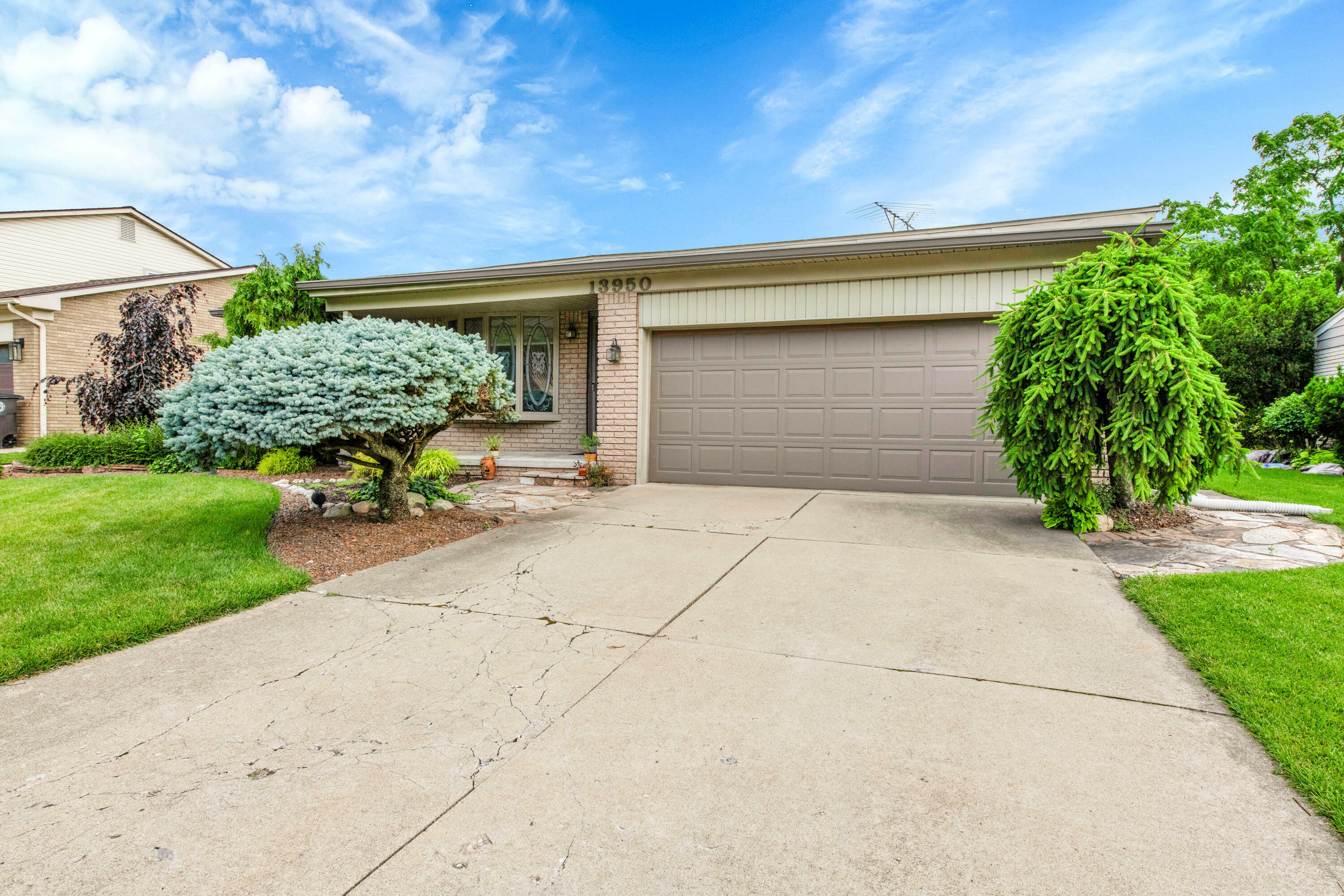 Property Photo:  13950 Village Lane  MI 48193 