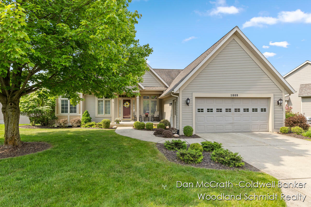 Property Photo:  1809 Woodside Trail NW  MI 49504 