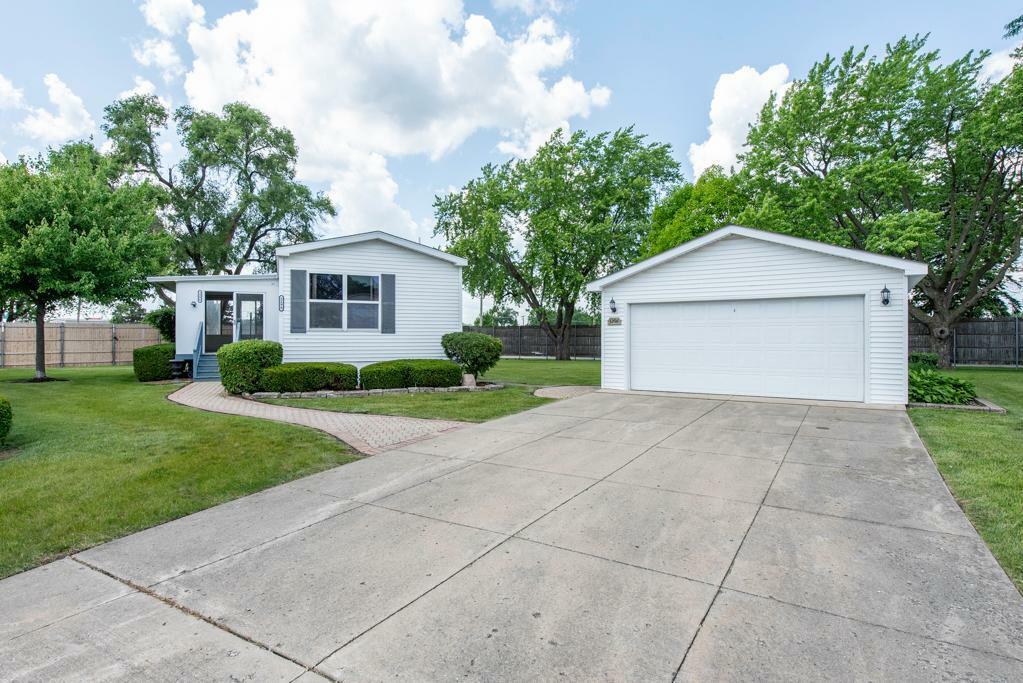 Property Photo: 3296 Marina Drive IL 60085