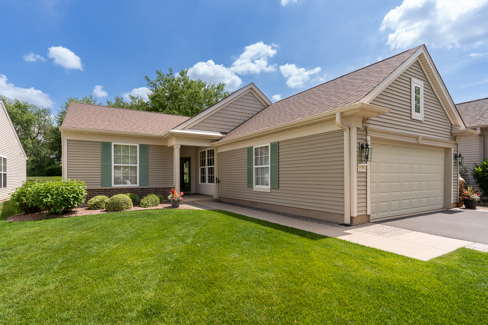 Property Photo: 13391 Crestview Drive IL 60142