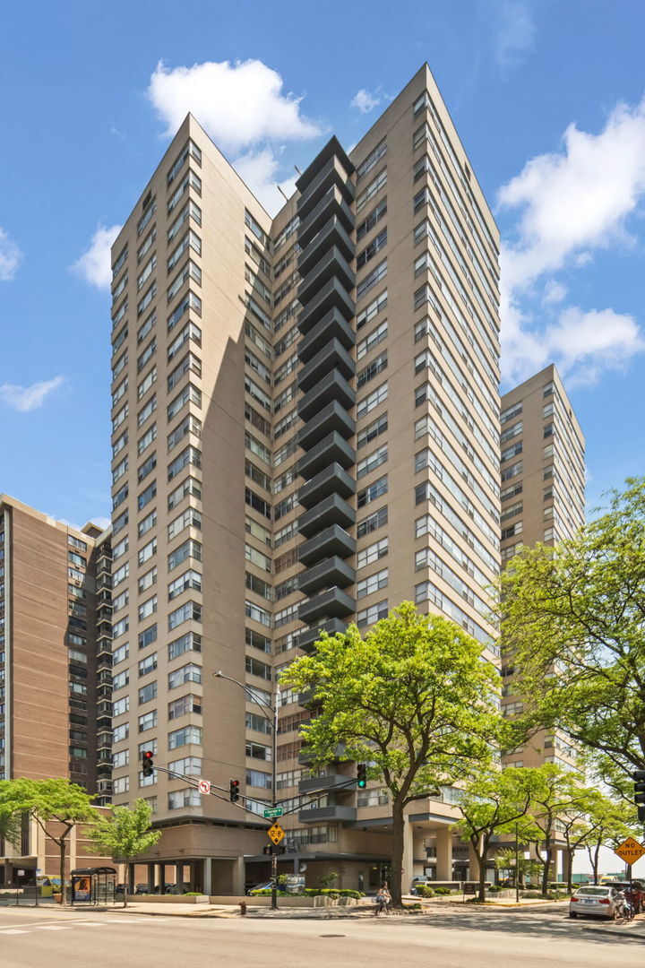 Property Photo:  6301 N Sheridan Road 7N  IL 60660 