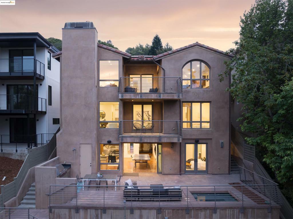 Property Photo:  59 Vicente Rd  CA 94705 
