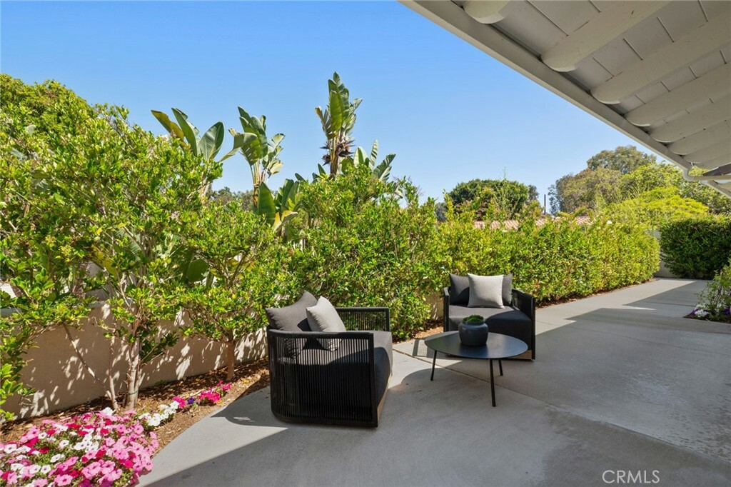 Property Photo: 403 Vista Parada CA 92660