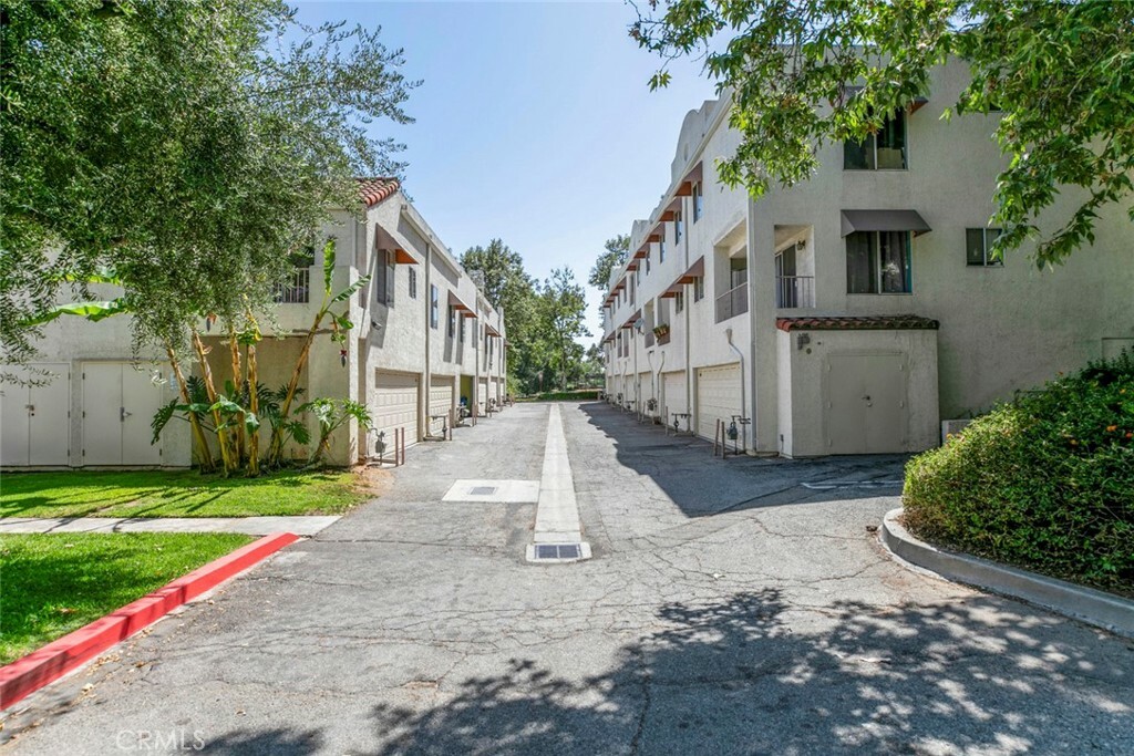 Property Photo: 12411 Osborne Street 114 CA 91331