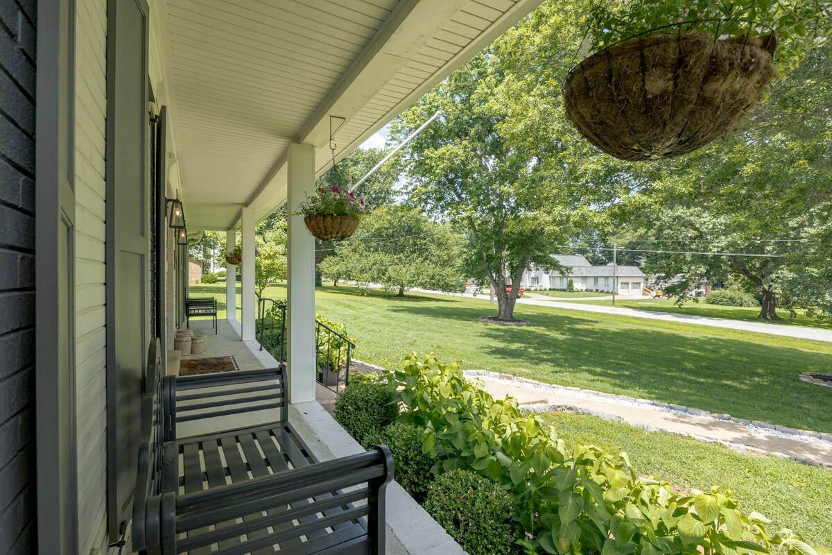 Property Photo: 109 Poplar St TN 37064