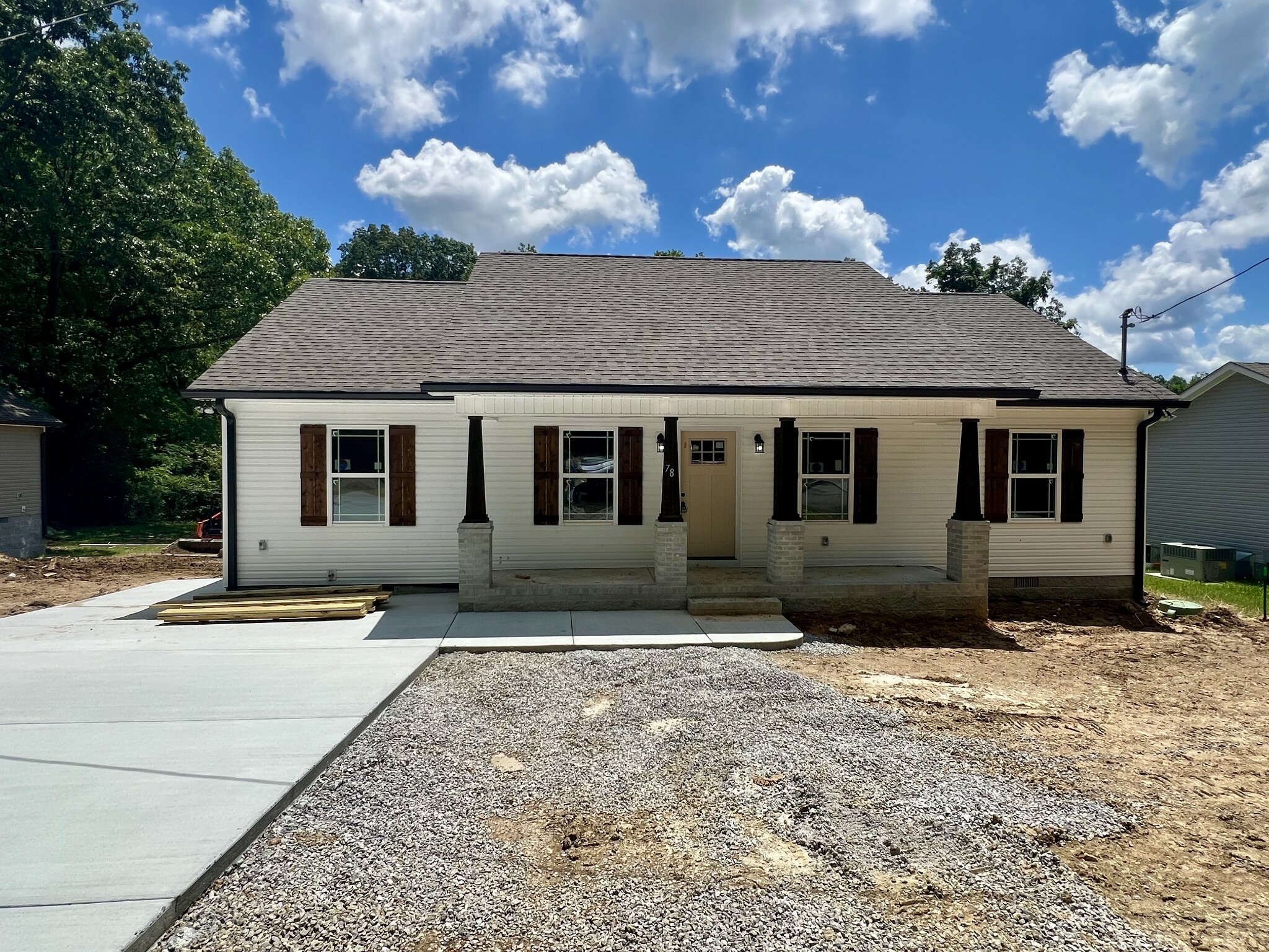 Property Photo: 78 Lakeview St TN 37355