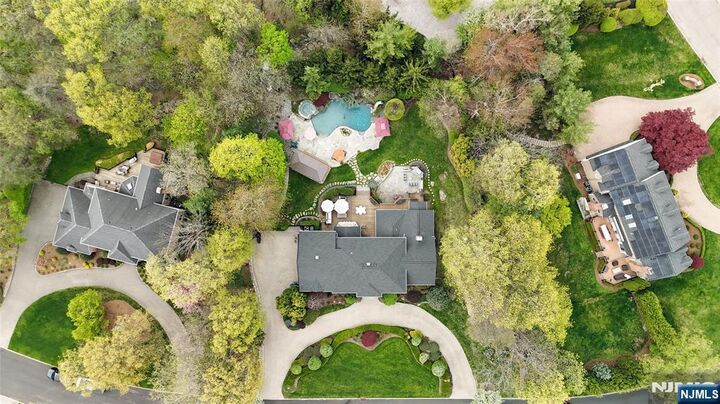 Property Photo:  26 Hampshire Road  NJ 07430 