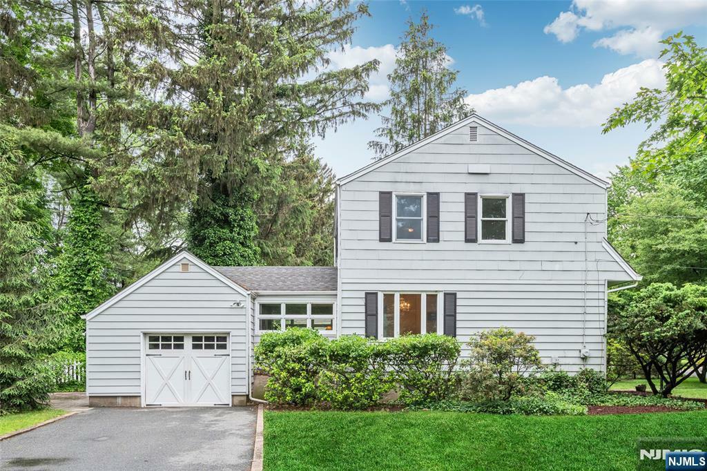 Property Photo: 330 Vesta Court NJ 07450