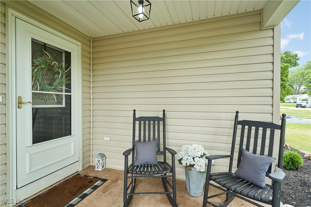 Property Photo:  7509 Acacia Avenue  OH 44060 