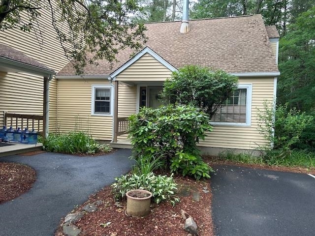 Property Photo: 126 Winterwood Drive NH 03053