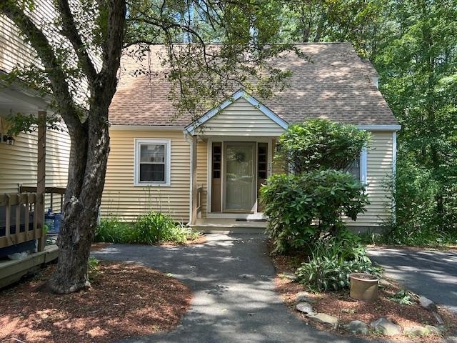 Property Photo: 126 Winterwood Drive NH 03053