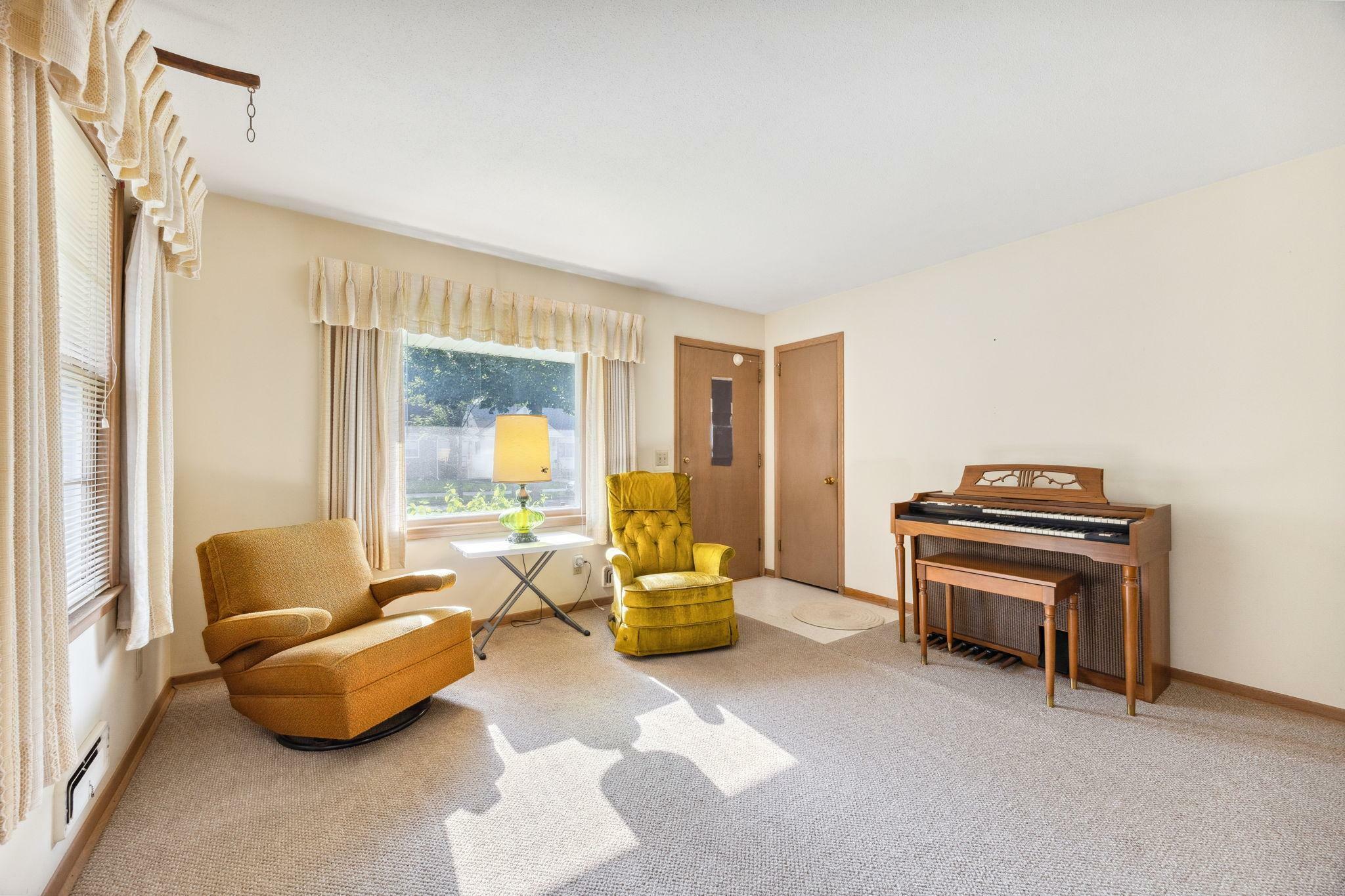 Property Photo:  5040 Upton Avenue N  MN 55430 