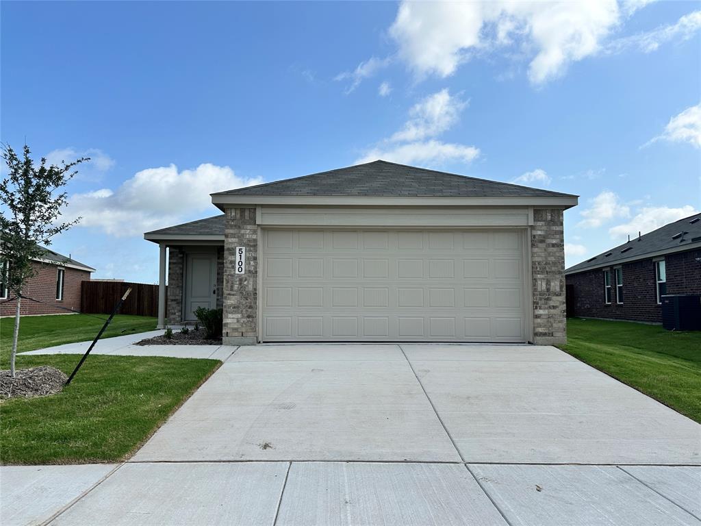 Property Photo: 5100 Valhalla Drive TX 75119