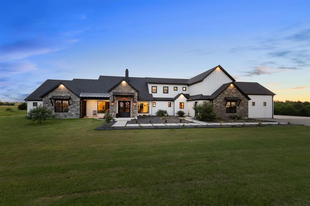Property Photo: 3161 E Northgate TX 75009