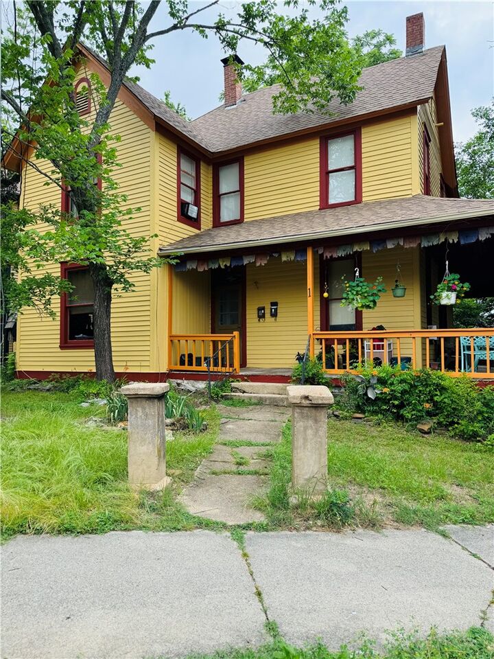 Property Photo:  1 Ridgeway Avenue  AR 72632 