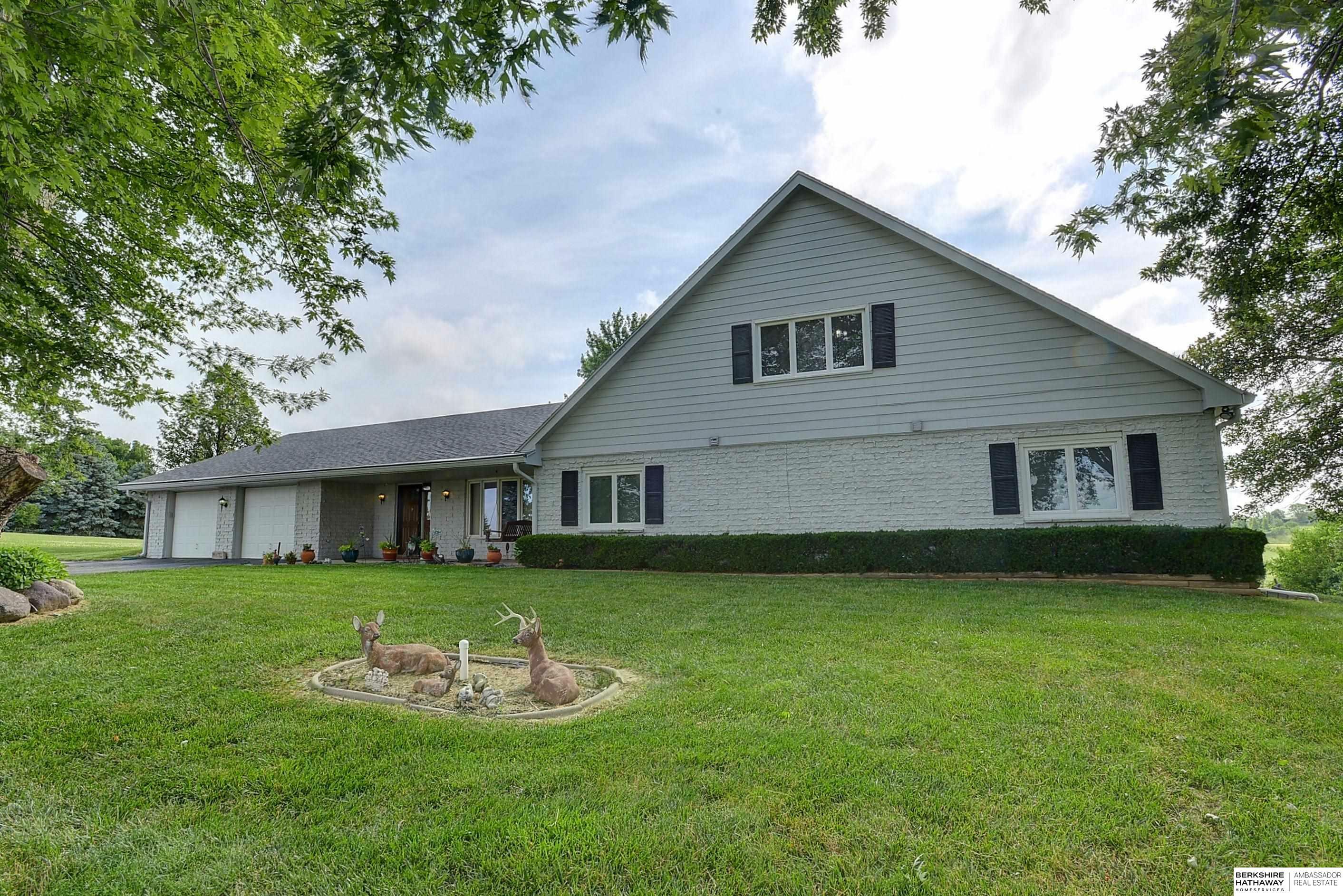 Property Photo: 9715 N 108th Street NE 68142