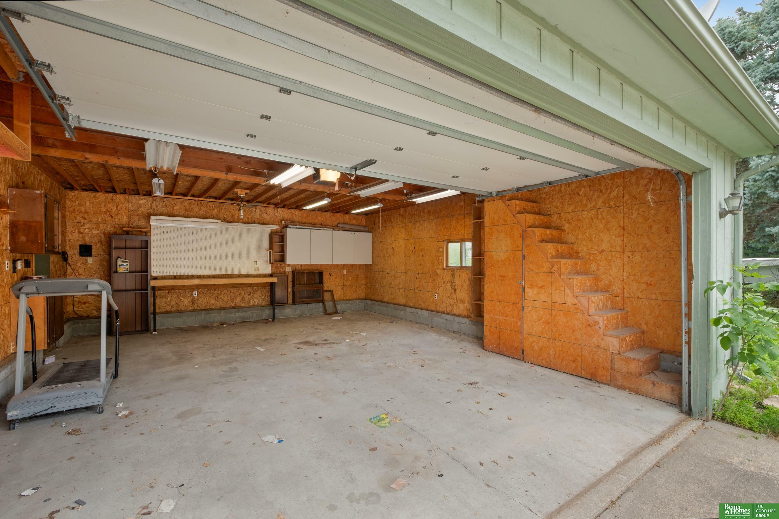 Property Photo: 36 Redwood Lane NE 68073