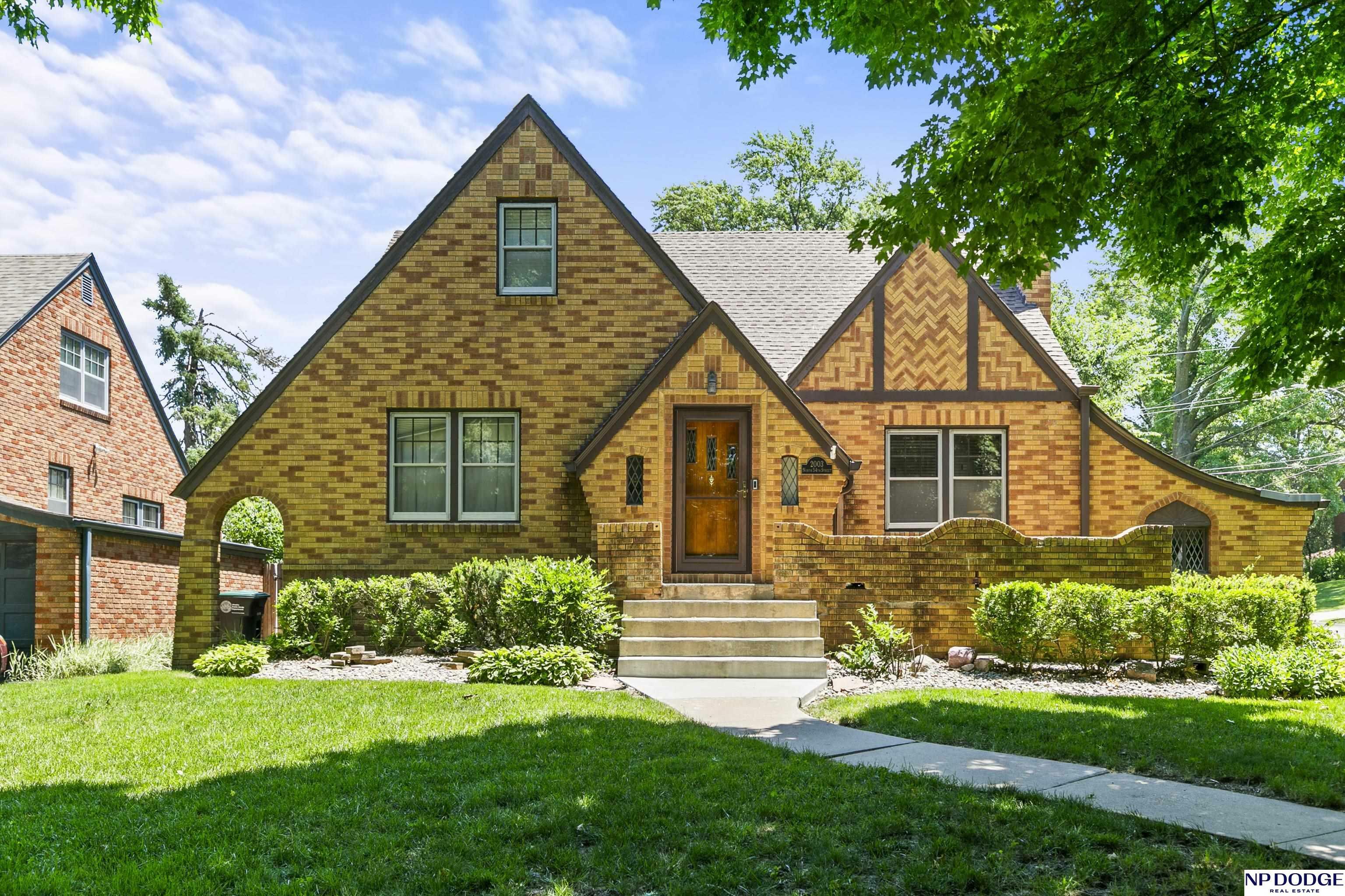 Property Photo: 2003 N 54th Street NE 68104