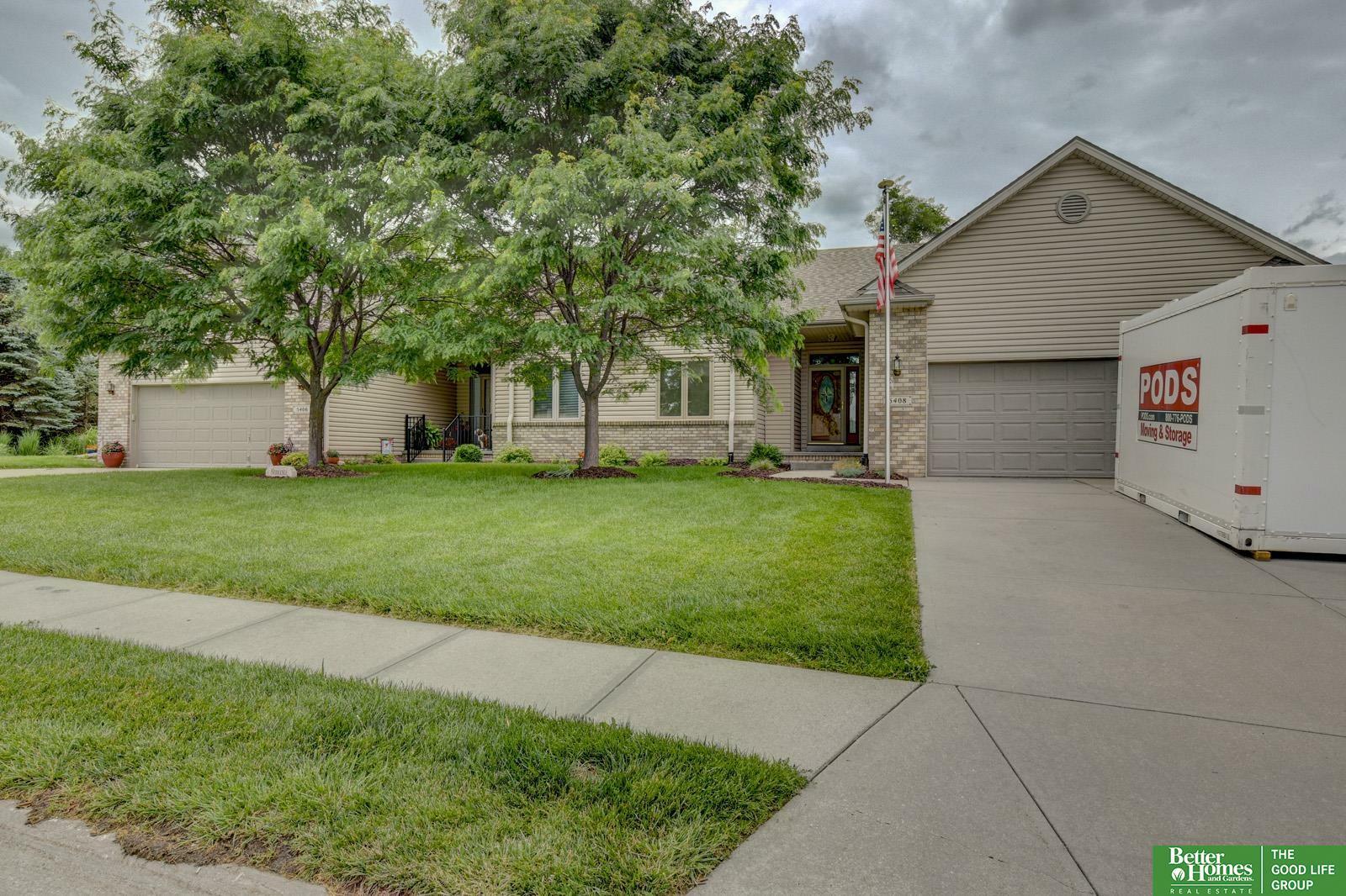 Property Photo: 5408 N 134th Avenue NE 68164