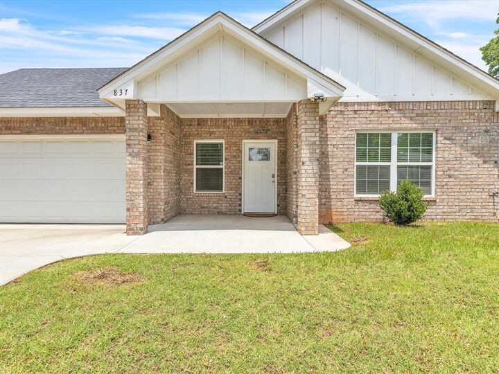 Property Photo:  837 SE 68th Street  OK 73149 