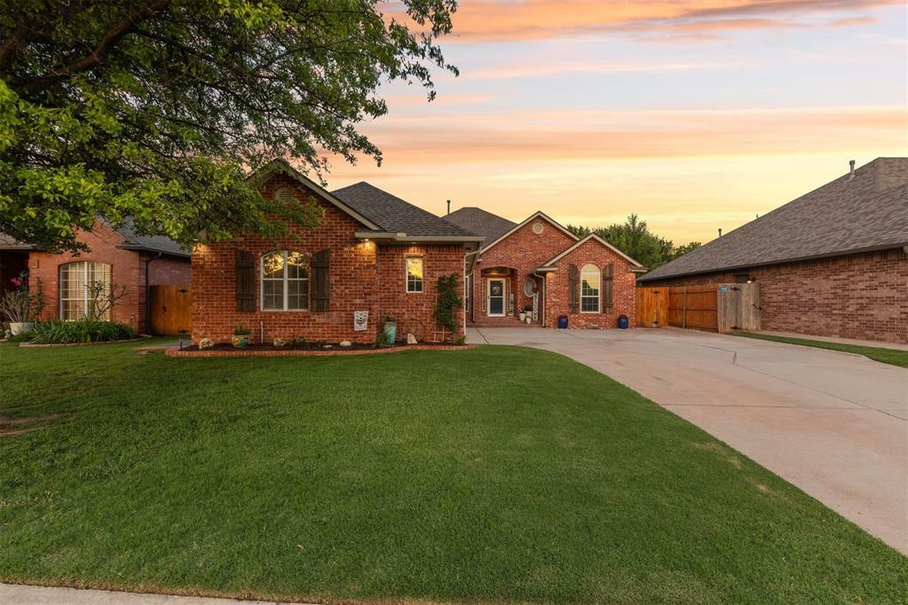 Property Photo: 17916 Vermejo Drive OK 73012