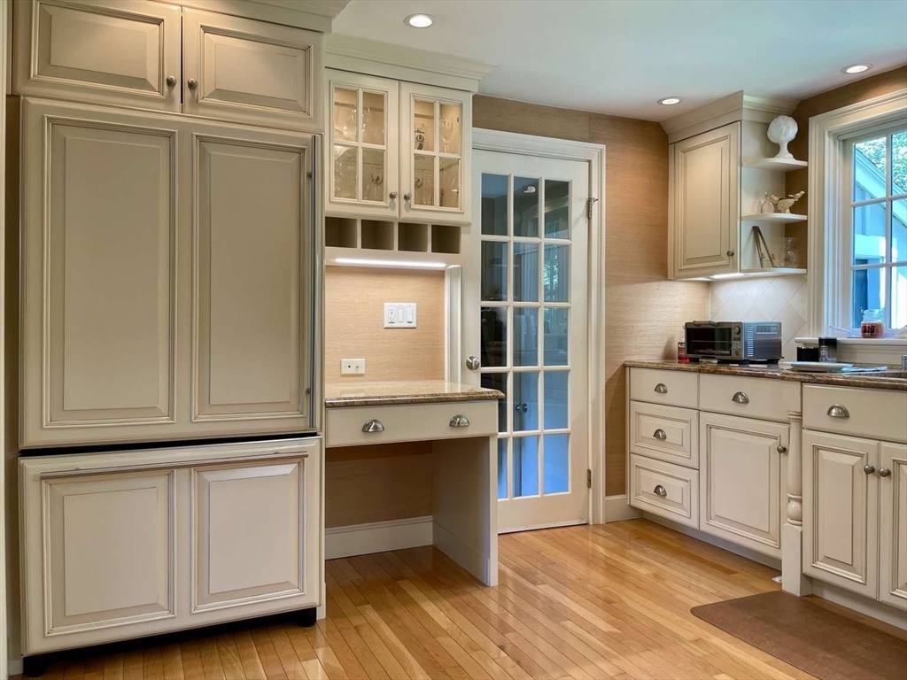 Property Photo:  4 Hickory Lane  MA 01864 