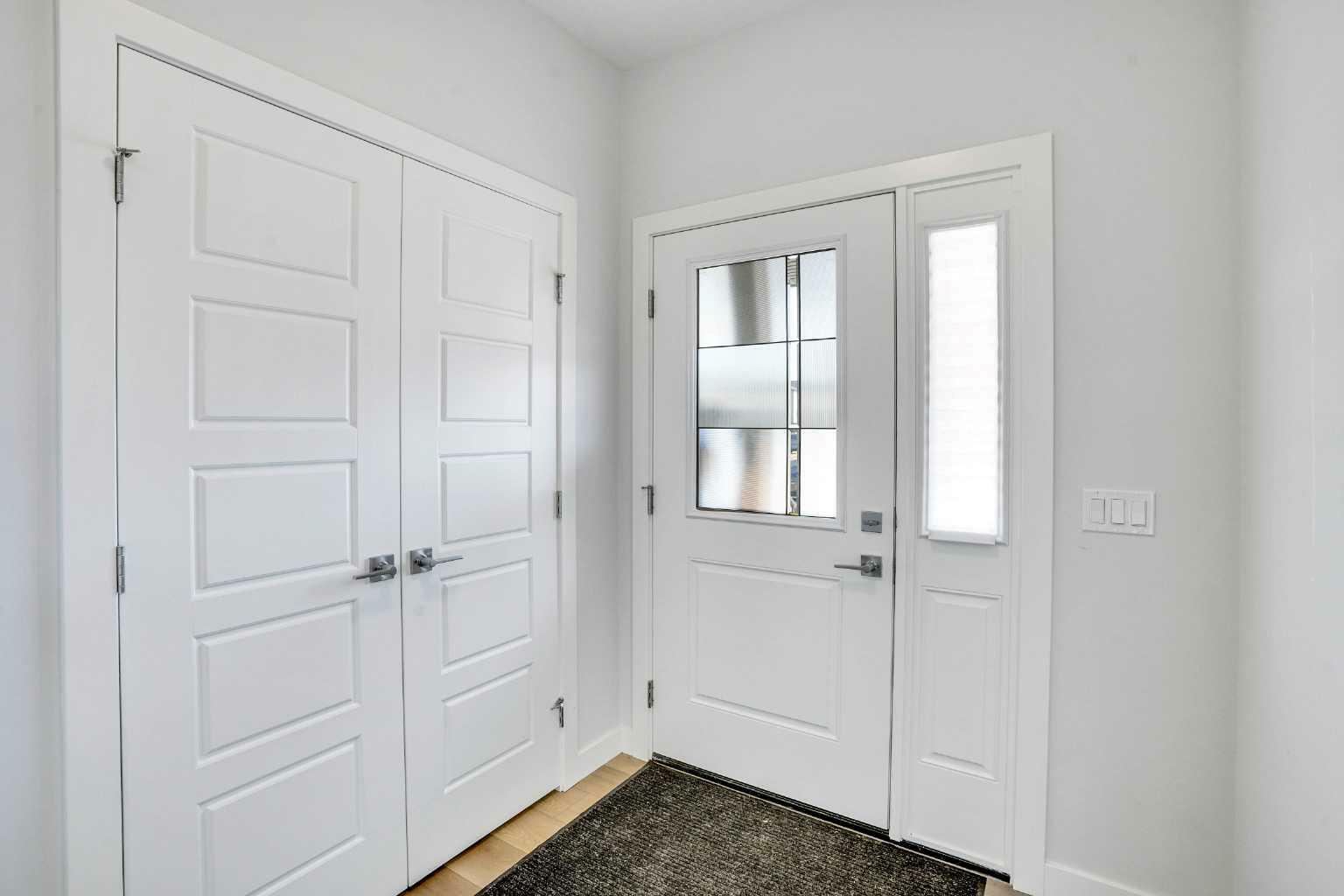 Property Photo:  452 Cornerbrook Drive NE  AB T3N 2H1 