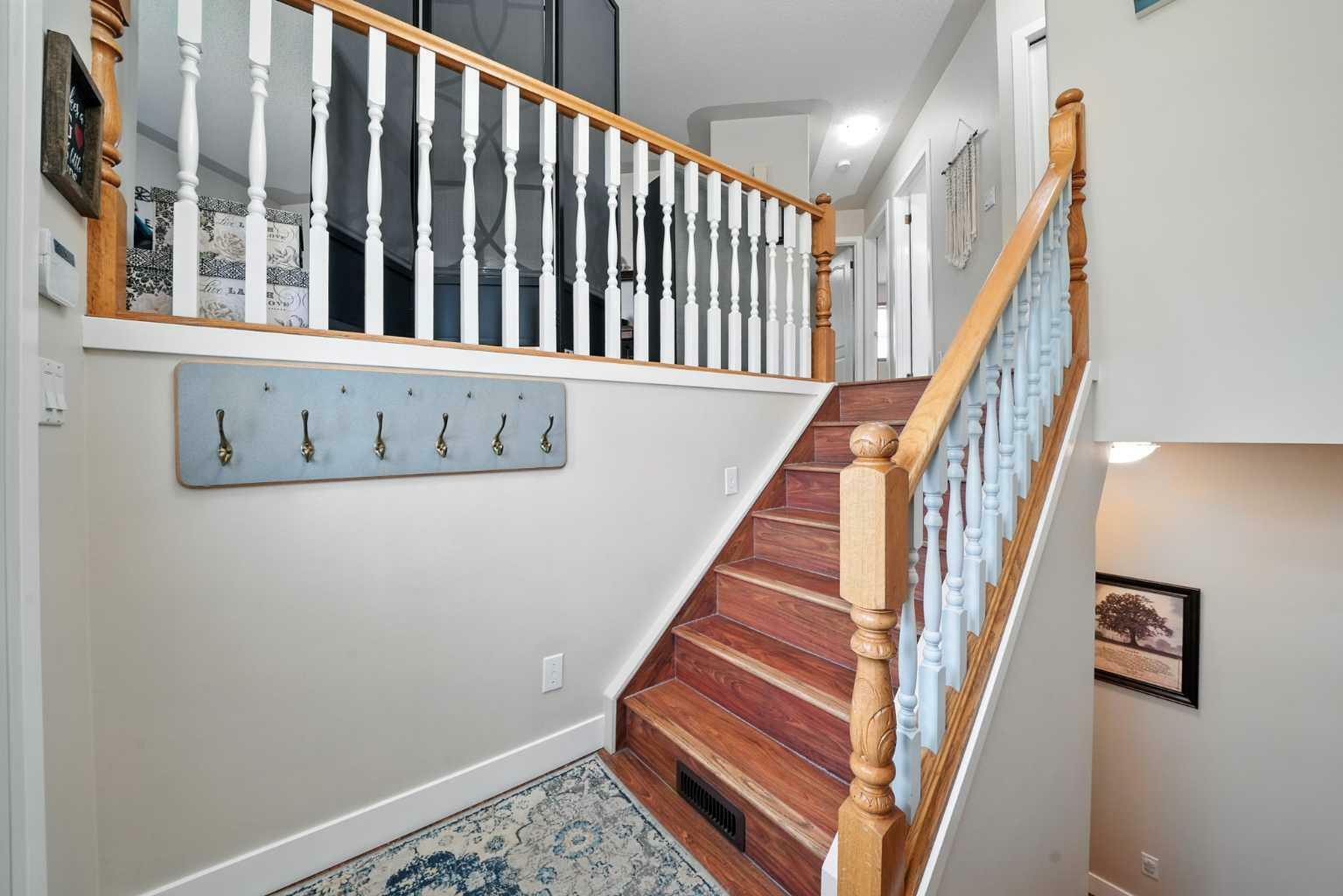 Property Photo: 7 Kemp Avenue AB T4P 3M3