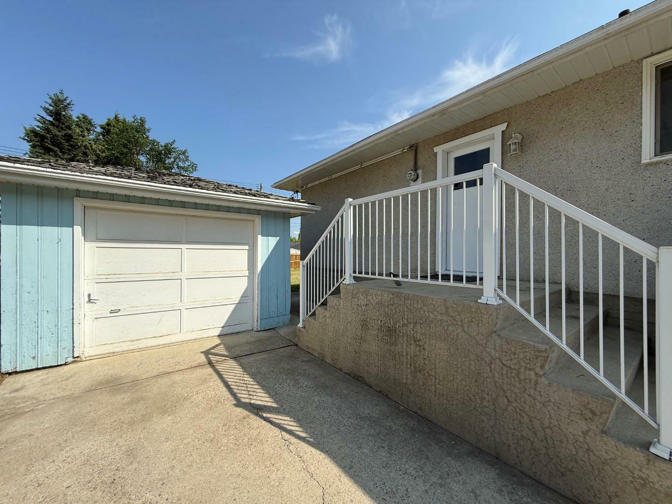 Property Photo:  137 Sunwapta Drive  AB T7V 1G2 