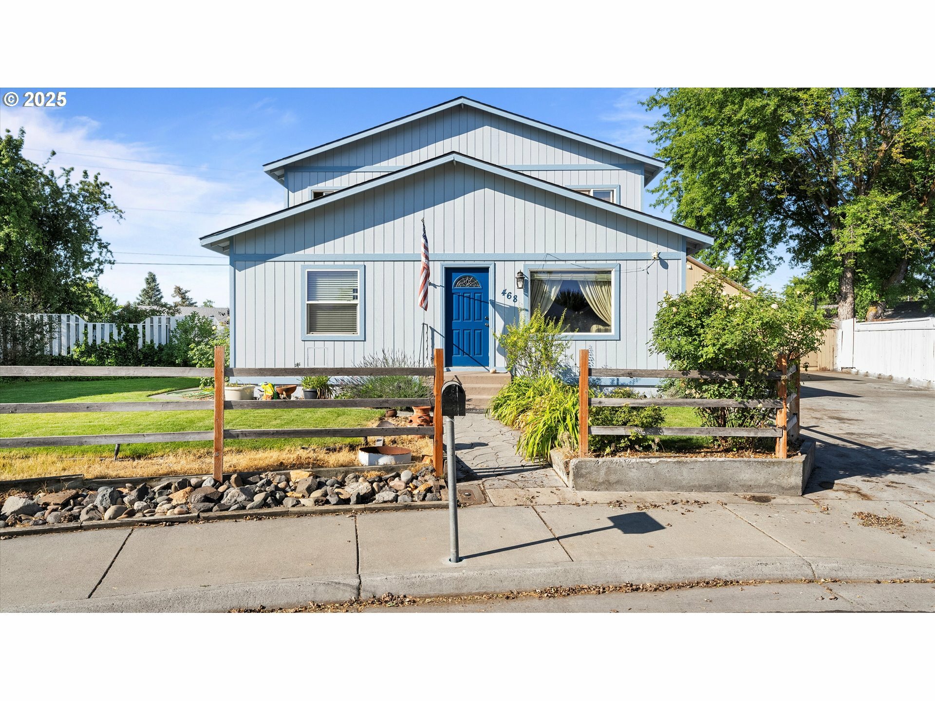 Property Photo: 468 E Sunset Dr OR 97838