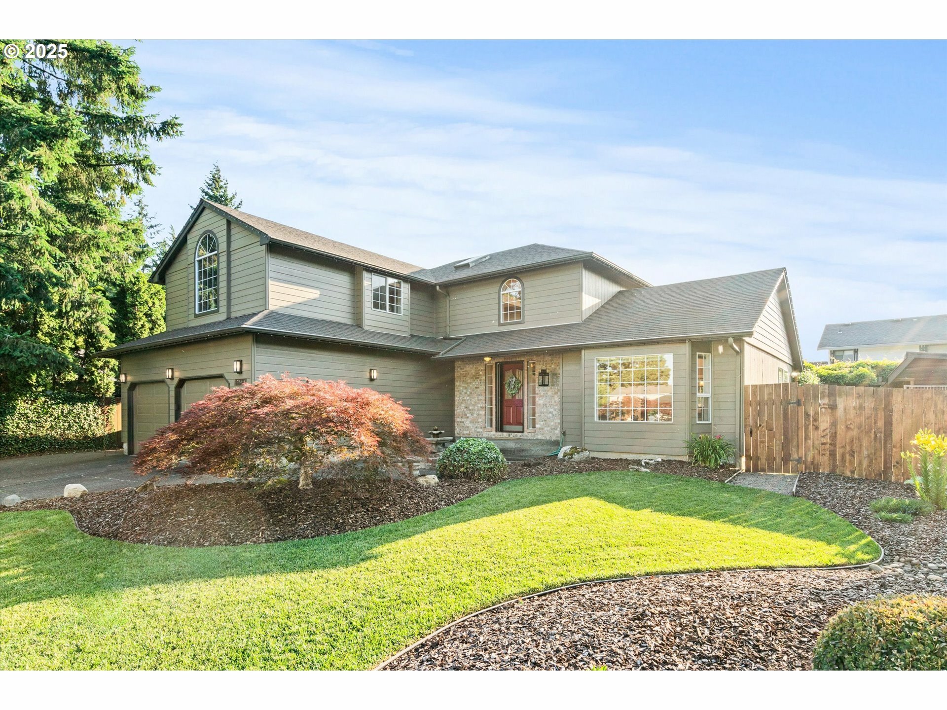 Property Photo:  714 NW 4th Ave  WA 98604 