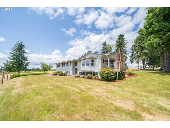 Property Photo: 39903 Mertz Dr SE OR 97383