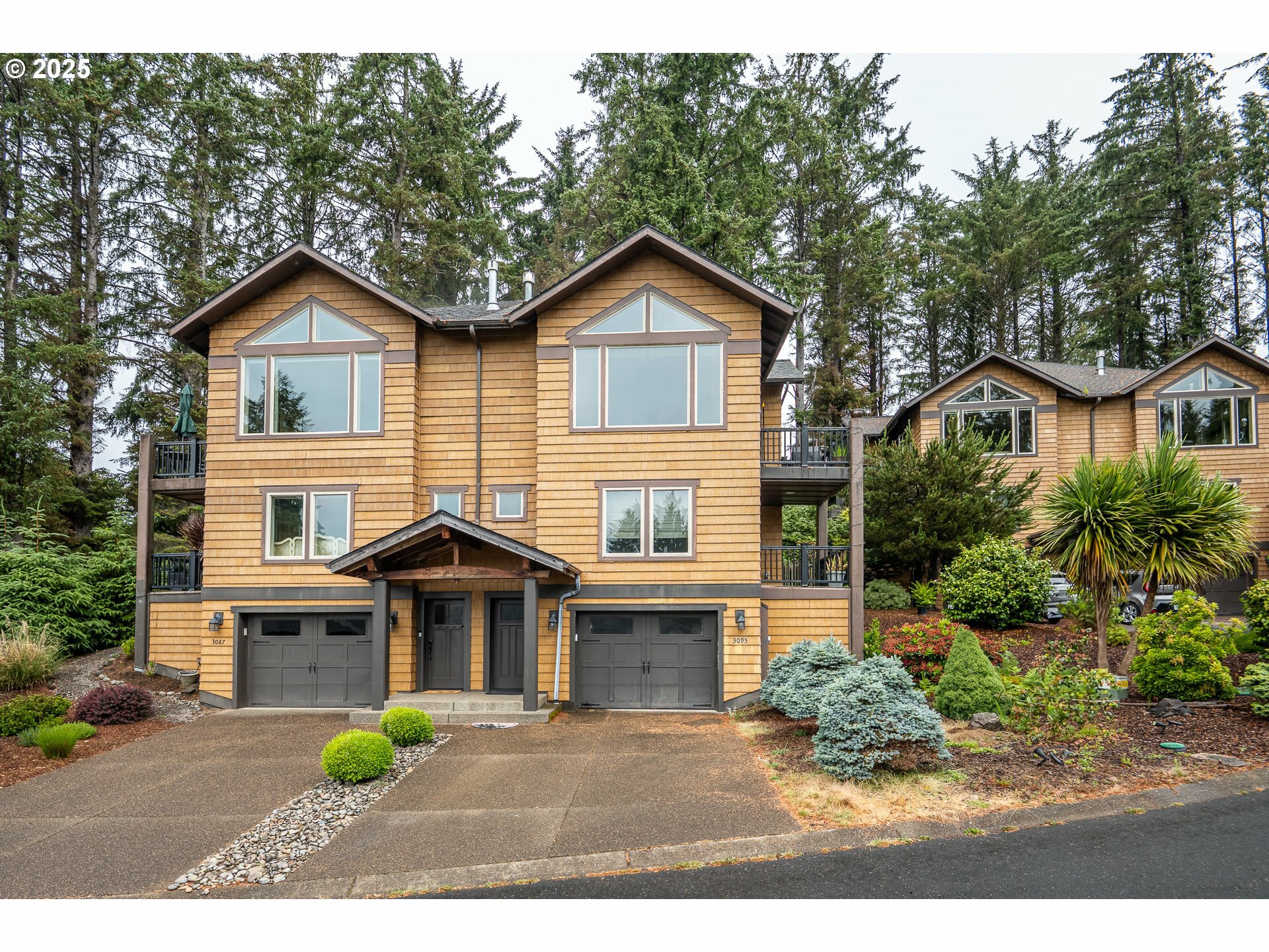 Property Photo: 3095 NE Cascara Ct OR 97367
