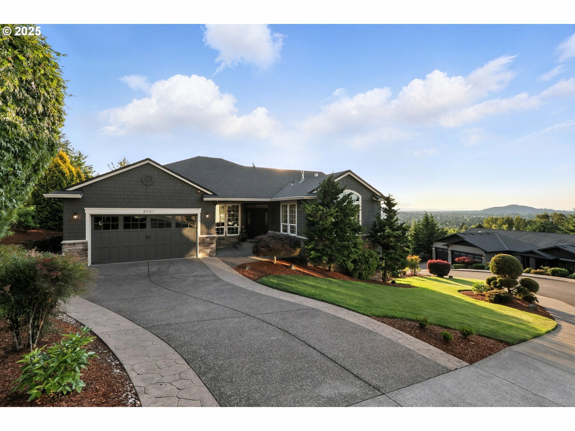 Property Photo: 8547 SE Constance Dr OR 97086