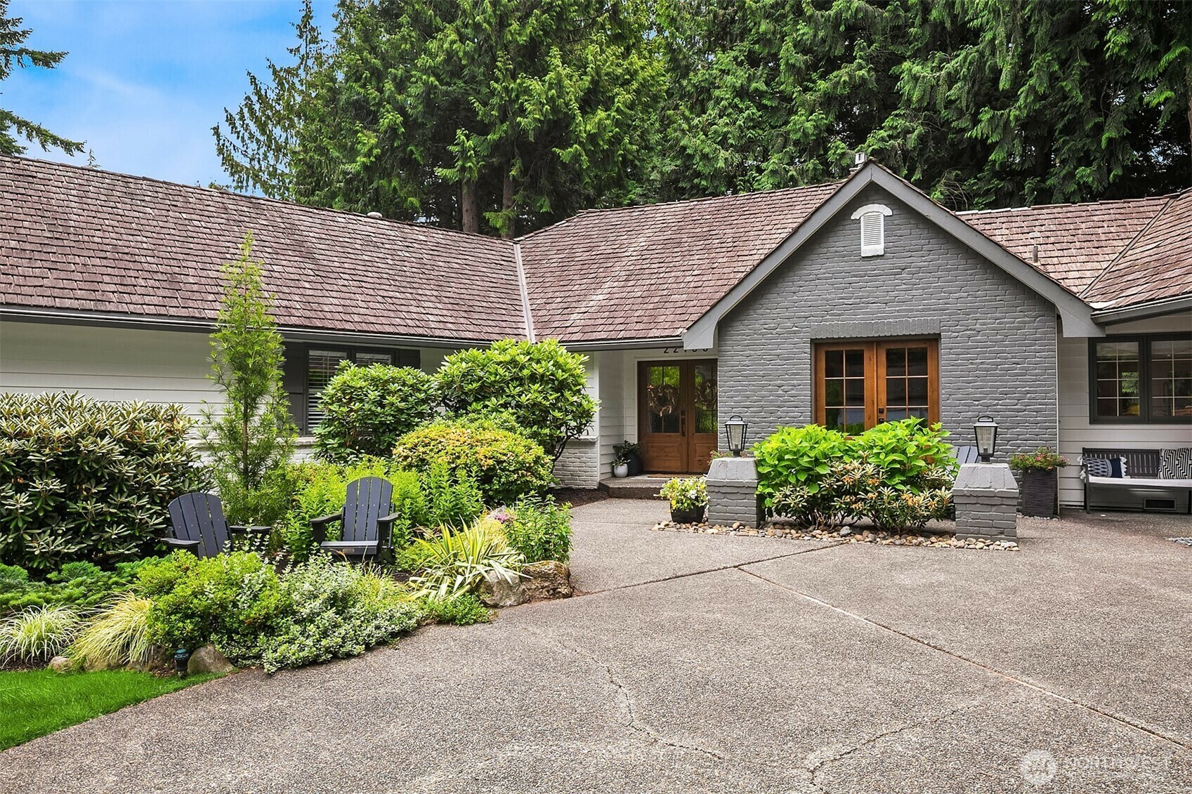 Property Photo: 22105 NE 28th Place WA 98074